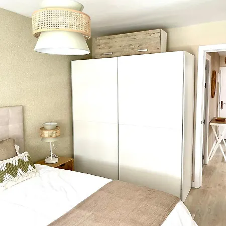 Apartamento Piso Centrico En Calle Luis Vives 1, *