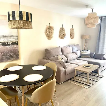Apartamento Piso Centrico En Calle Luis Vives 1, Benalmádena